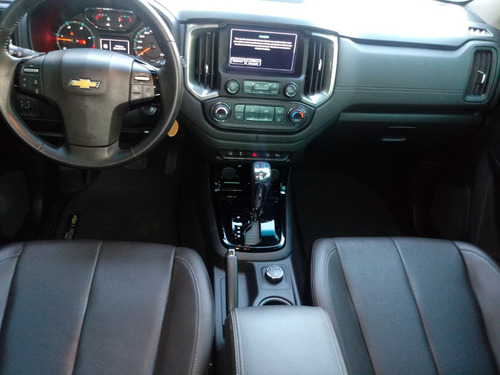 Imagem 11 de 12 de S10 High Country 4x4 Automática 2017/2018 Branca