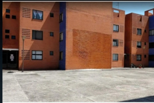 Venta De Departamento (80m2) Muy Cerca De Parque Tarango, Portal Centenario, Supervia Poniente, Db15r9