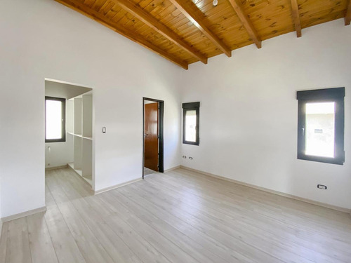 Imagen 21 de 30 de Casa De 3 Dormitorios En Los Pasos Del Jockey