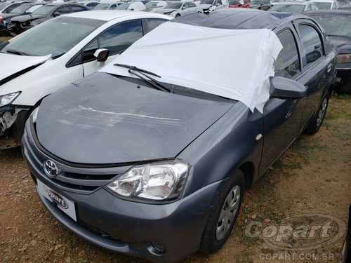 Sucata De Toyota Etios Sedam 1.5 - Motor Câmbio Peças Usadas