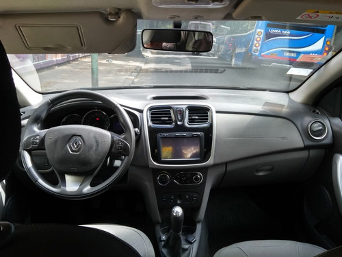 Imagen 10 de 15 de Renault Logan Privilege 1.6 Mt / Gnc / 2017