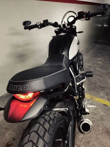 Ducati Scrambler Icon Dark