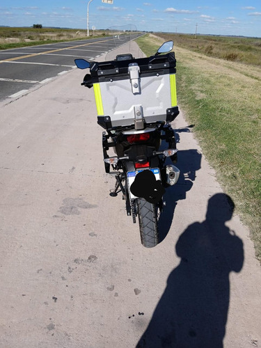 Versys 300
