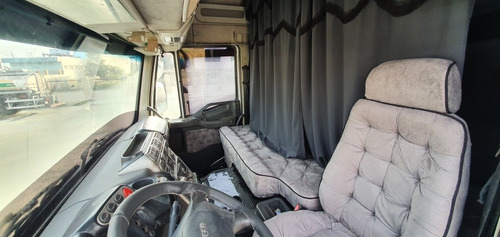 Imagem 6 de 9 de Iveco Stralis 420 6x2