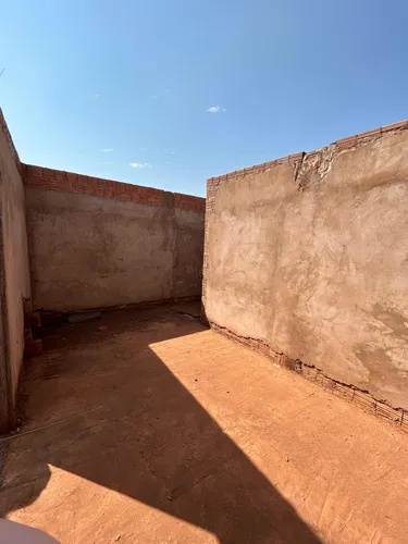 2 Salões Comercial E 1 Kitnet No Fundo