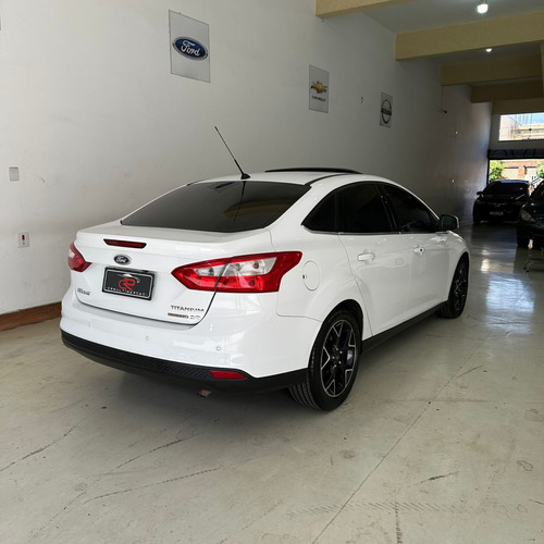 Ford Focus 2.0 TITANIUM PLUS SEDAN 16V FLEX 4P POWERSHIFT