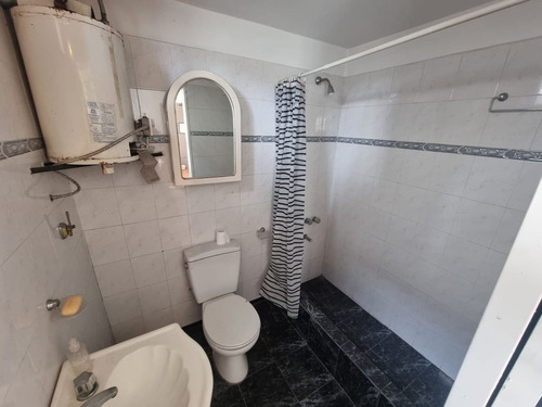 Venta Casa 5 Ambientes En Banfield Este