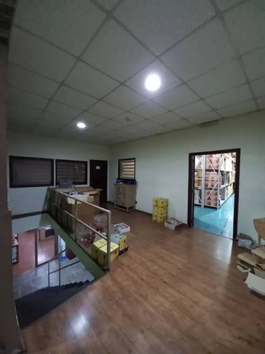 Inversionistas Local Comercial 1.100 M² Con Montacargas 