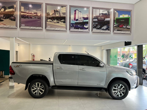 Imagem 4 de 14 de Toyota Hilux Srv