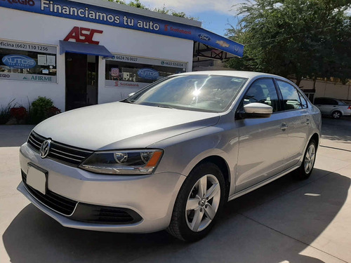 Volkswagen Jetta 2012 4p Style L5/2.5 Aut