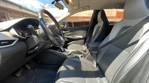 Chevrolet Onix 1.0T Premier Hatch At
