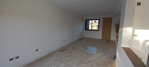 Imagen 5 de 6 de Duplex En Venta De 2 Dormitorios - 2 Baños En Villa Catalina, Rio Ceballos.