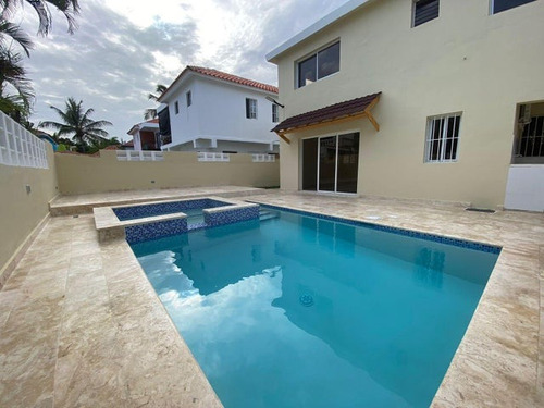 Casa En Venta En Punta Cana De3 Habitaciones Con Piscinas