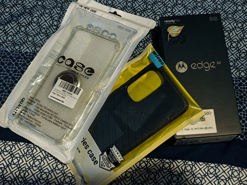 Motorola Edge 30 Dual Sim, Libre De Fabrica, 8/128 + Fundas Originales De Regalo (Usado)