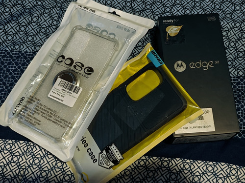 Motorola Edge 30 Dual Sim, Libre De Fabrica, 8/128 + Fundas Originales De Regalo