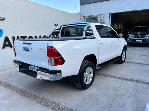 Toyota Hilux 2.8 Cd Srv Pack 177cv 4x2
