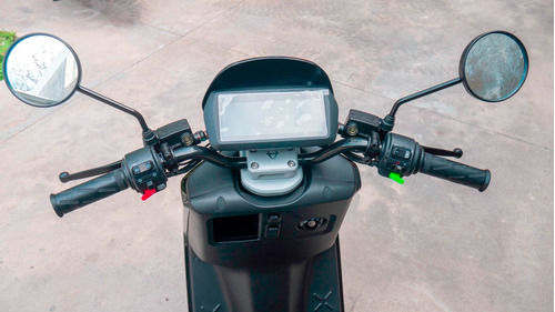Imagen 11 de 15 de Moto Electrica Scooter Nuuv Ngt Bosch Litio Panasonic 80km/h
