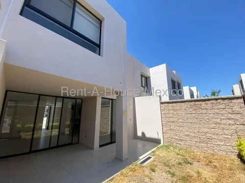 Casa Con Amenidades Y 3 Recámaras - Altos De Juriquilla. Renta