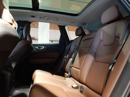 Xc60 T8 Momemtum