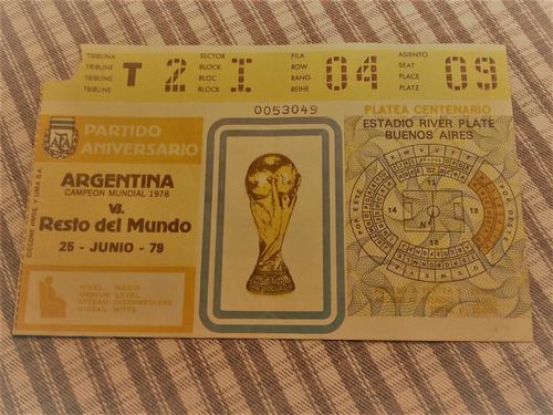 Imagen 1 de 2 de Entrada Argentina Vs Resto Del Mundo 25-06-1979 Ex+ Estado