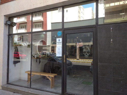 Imagen 2 de 4 de Impecable Local Comercial De 50 M2 A Pasos De La Plaza Colón, Oportunidad De Inversión