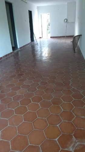 Imagen 6 de 15 de Casa En Venta De 2 Dormitorios Y Amplia Cochera En Bialet Massé