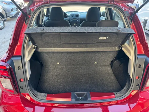 Nissan March 5p Sense L4/1.6 Aut