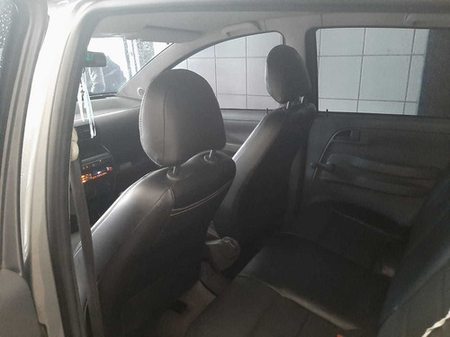 Volkswagen Fox 2004 1.0 Plus Total Flex 5p