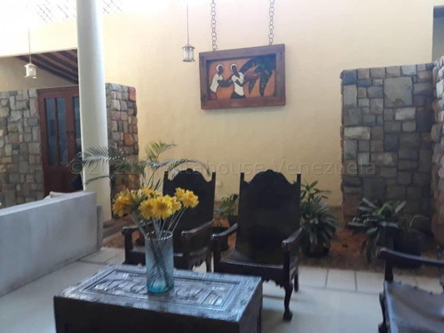 Imagen 6 de 16 de Marol Rentahouse Vende Casa En El Rincon Naguanagua 21-13681