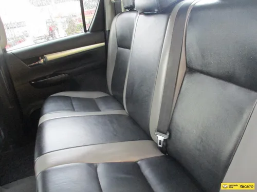 Toyota Hilux Doblecabina 4x4 2400cc Mt Aa