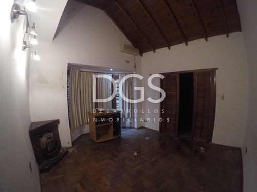 Casa 5 Ambientes En Venta En Banfield