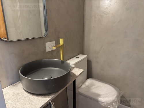 Impecable Casa En Venta A Estrenar , Reciclada A Nuevo, En Excelente Zona Acassuso.