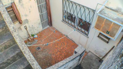 Casa De Pasillo En Venta Con Con Patio Y Terraza