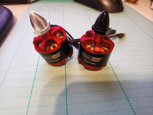 Juego De Dos Motore Brushless 2212 920kv (Usado)