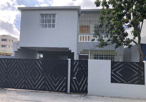 Vendo Muy Buena Casa En Residencial Amalia San Isidro 