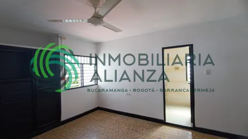 Apartamento En Arriendo En Pueblo Nuevo. Cod A16394