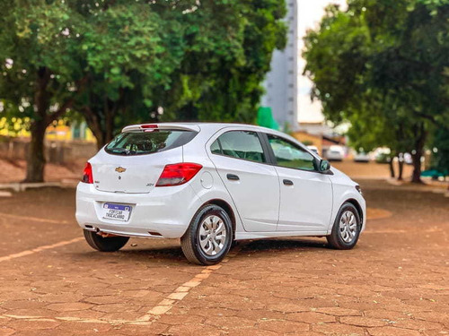 Imagem 5 de 10 de Chevrolet Onix 10mt Joye