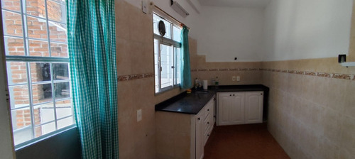 Dueño Vende Hermosa Casa, En El Barrio La Figurita, Planta Baja, 2 Dormitorios Al Frente, Patio Con Parrillero, Excelente Ubicación
