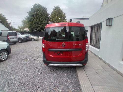 New Renault Kangoo Ii Stepway 1.6 Okm .