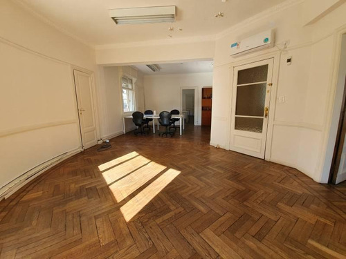 Imagen 3 de 21 de Estudio De 3 Oficinas / Área De Trabajo / Sala De Firmas / San Nicolas / Venta