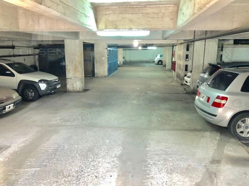 Imagen 4 de 9 de Cochera En Venta-centro! Sobre Calle Maipu - Ideal Renta!