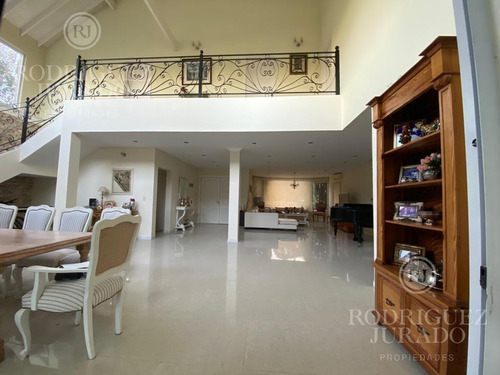 Casa De 400m2 En Venta Barrio Privado Septiembre - Maschwitz