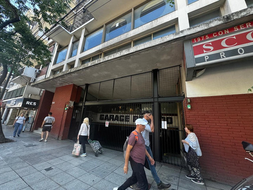 Venta Cochera Fija Y Cubierta En Insuperable Ubicacion