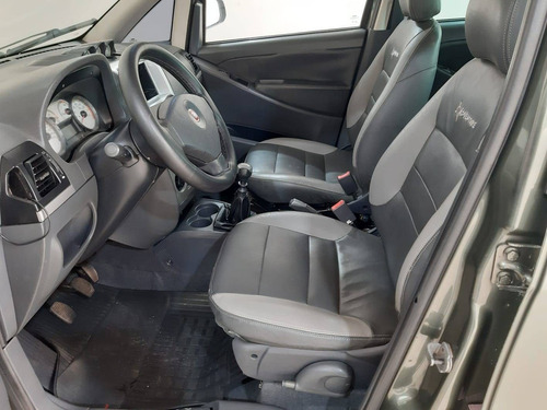 Imagem 8 de 10 de Fiat Idea 1.8 Mpi Adventure Locker 8v Flex 4p Manual