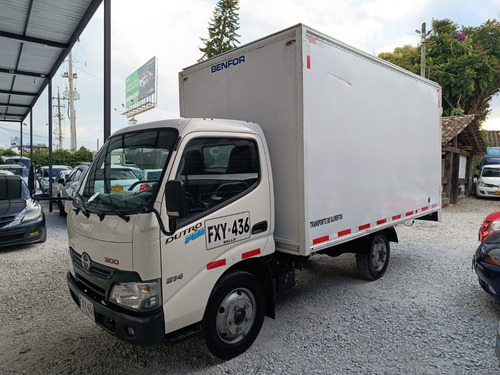 Hino Furgon 2019 Diesel 4.0l Mt