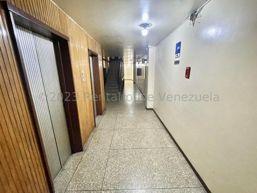 Edificio / Hotel Comercial ( 9 Pisos / A Remodelar ) Venta La Candelaria Mls - 24-12325