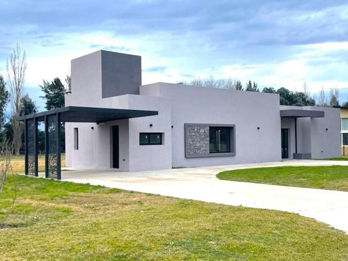 Imagen 2 de 22 de Casa En Venta 5 Ambientes En Santa Irene, Comarcas De Luján