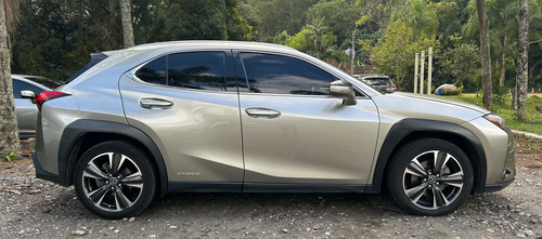 Lexus UX 2.0 Dynamic Aut. 5p Hibrido