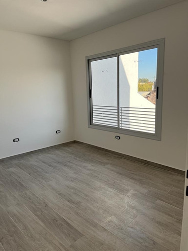 Imagen 7 de 8 de Casa Racionalista A Estrenar U$s 175.000