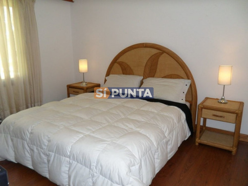 Imagen 8 de 14 de Casa Con Piscina Climatizada En Alquiler